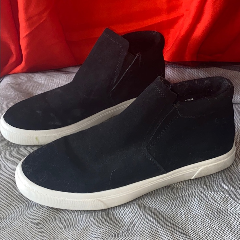 Size 7 Black Fabletics Sierra High Top